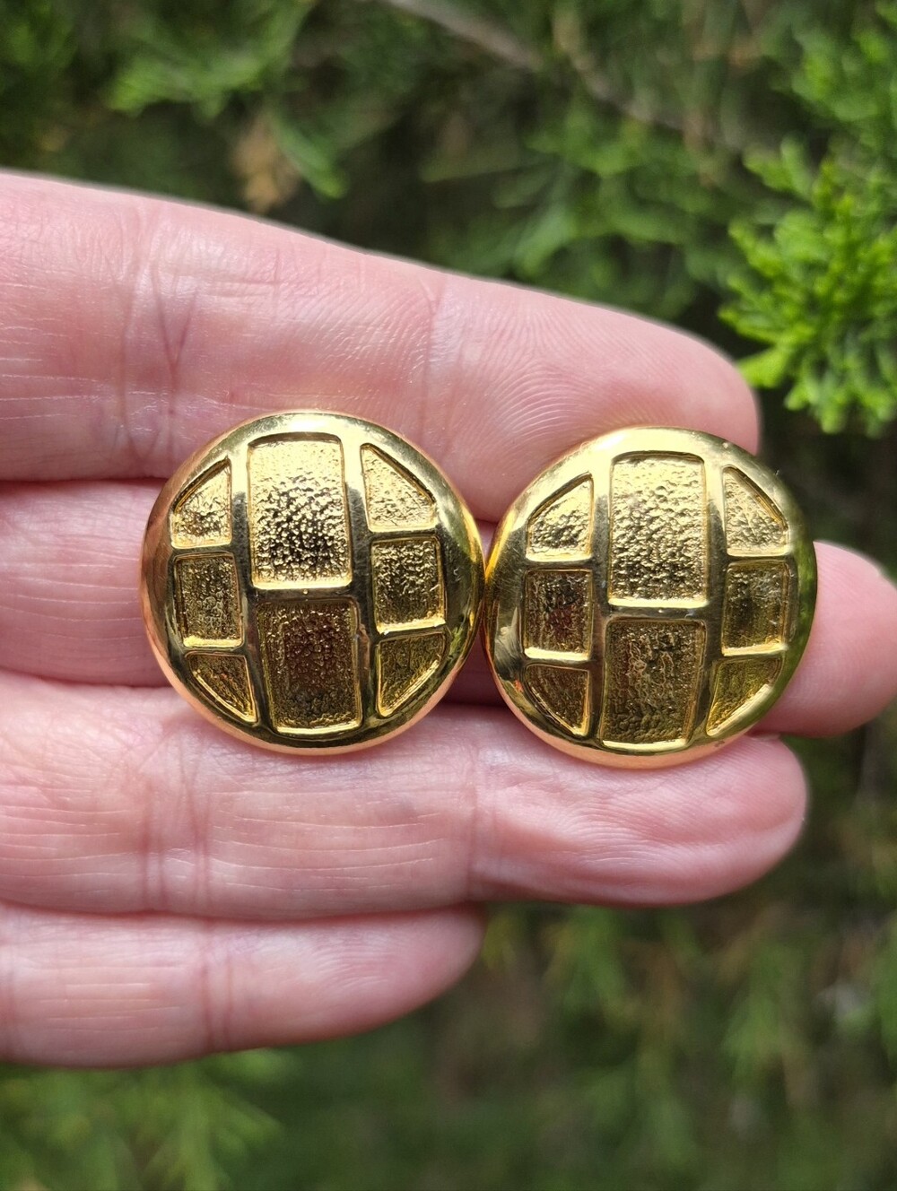 Jomaz Joseph Mazer Vintage Gold Tone Clip-On Button Earrings 1"